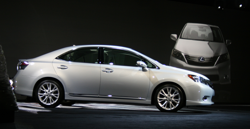 Illustration for article titled Lexus HS 250h: A Prius For The Country Club